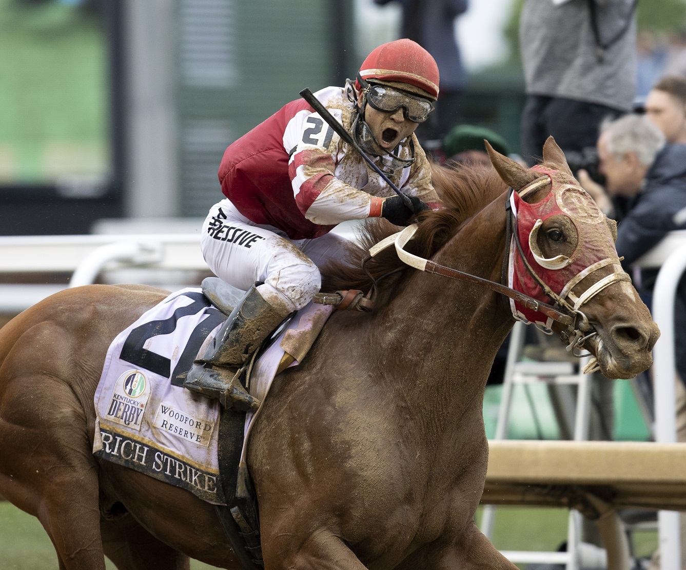 Rich Strike muestra su carácter y su fuerza en Belmont Park DRF en