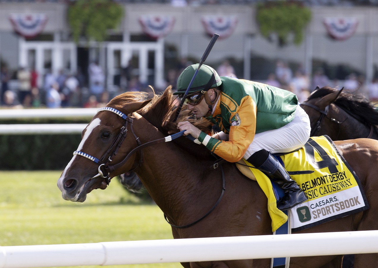 Classic Causeway se creció en la delantera y sorprendió en el Belmont