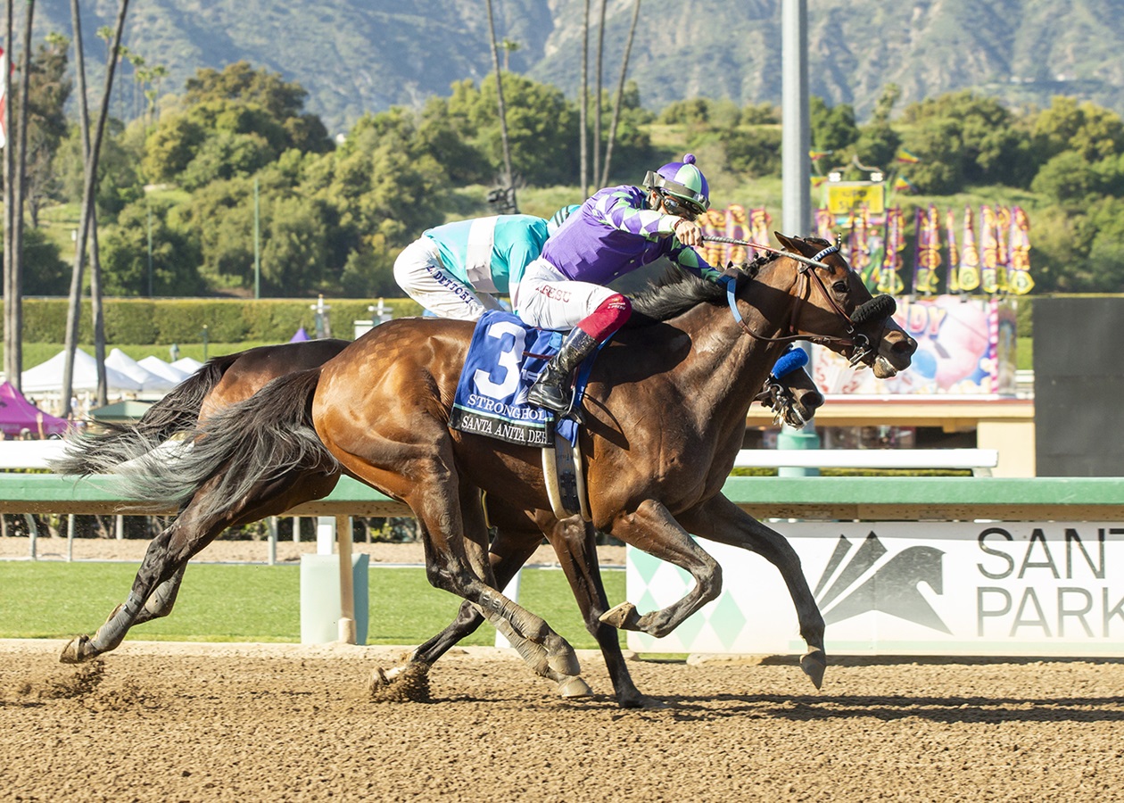 Stronghold fue el protagonista del Santa Anita Derby DRF en Español