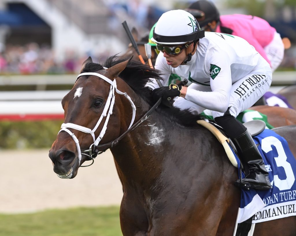 Emmanuel - Canadian Turf G3T - Ryan Thompson/Coglianese Photo