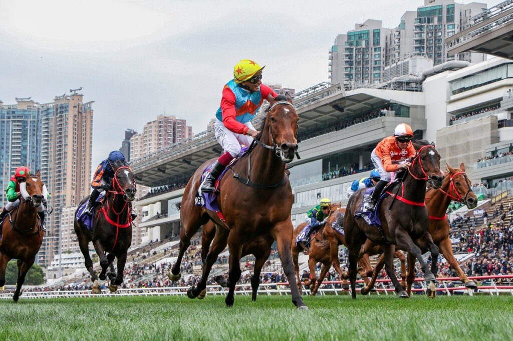 Ka Ying Rising ganando el G1 Queen’s Silver Jubilee Cup - foto credito Hong Kong Racing