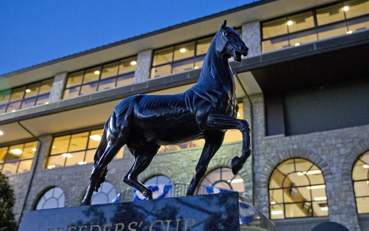 Ecorche statue at Keeneland - Foto: Barbara D. Livingston - Daily Racing Form