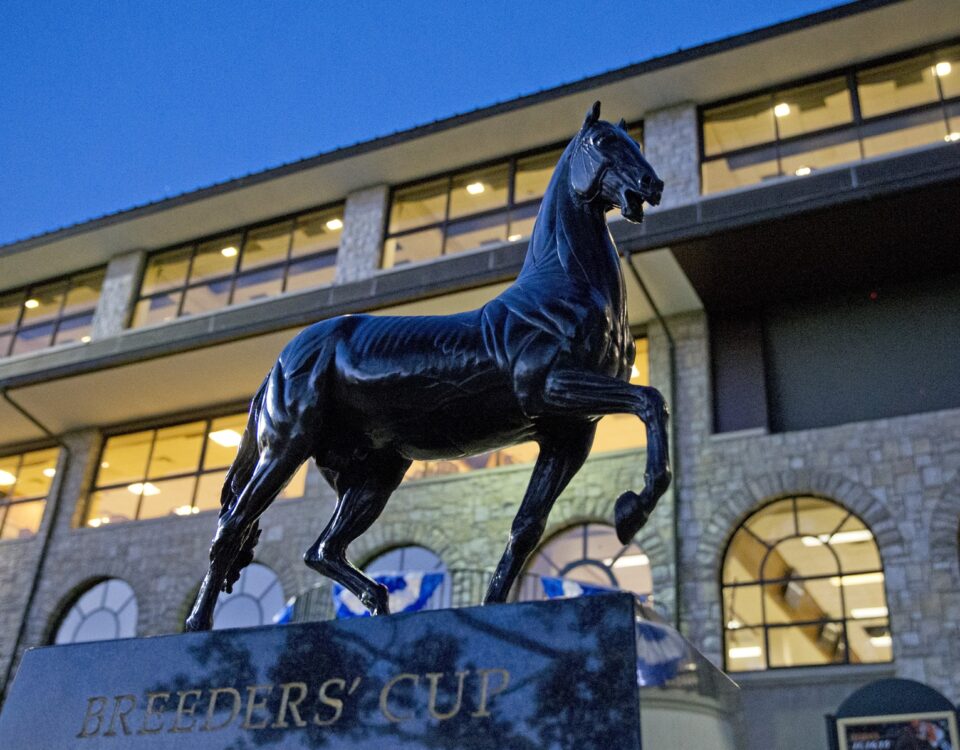 Ecorche statue at Keeneland - Foto: Barbara D. Livingston - Daily Racing Form