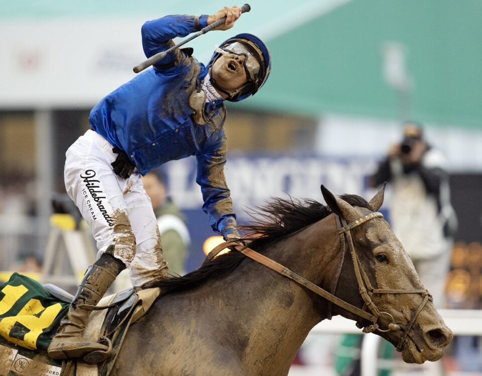 Junior Alvarado ganando el Kentucky Derby con Sovereignty - Barbara D. Livingston - Daily Racing Form